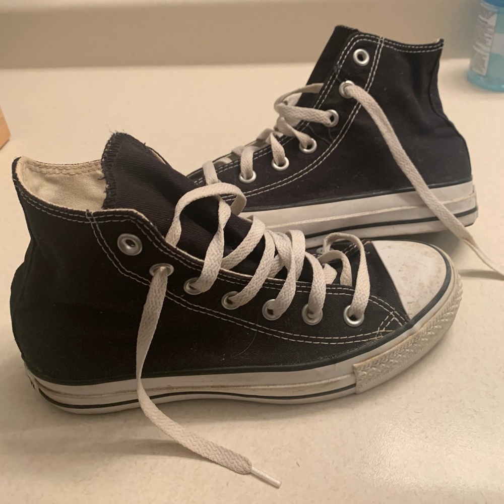 CONVERSE HIGH TOPS